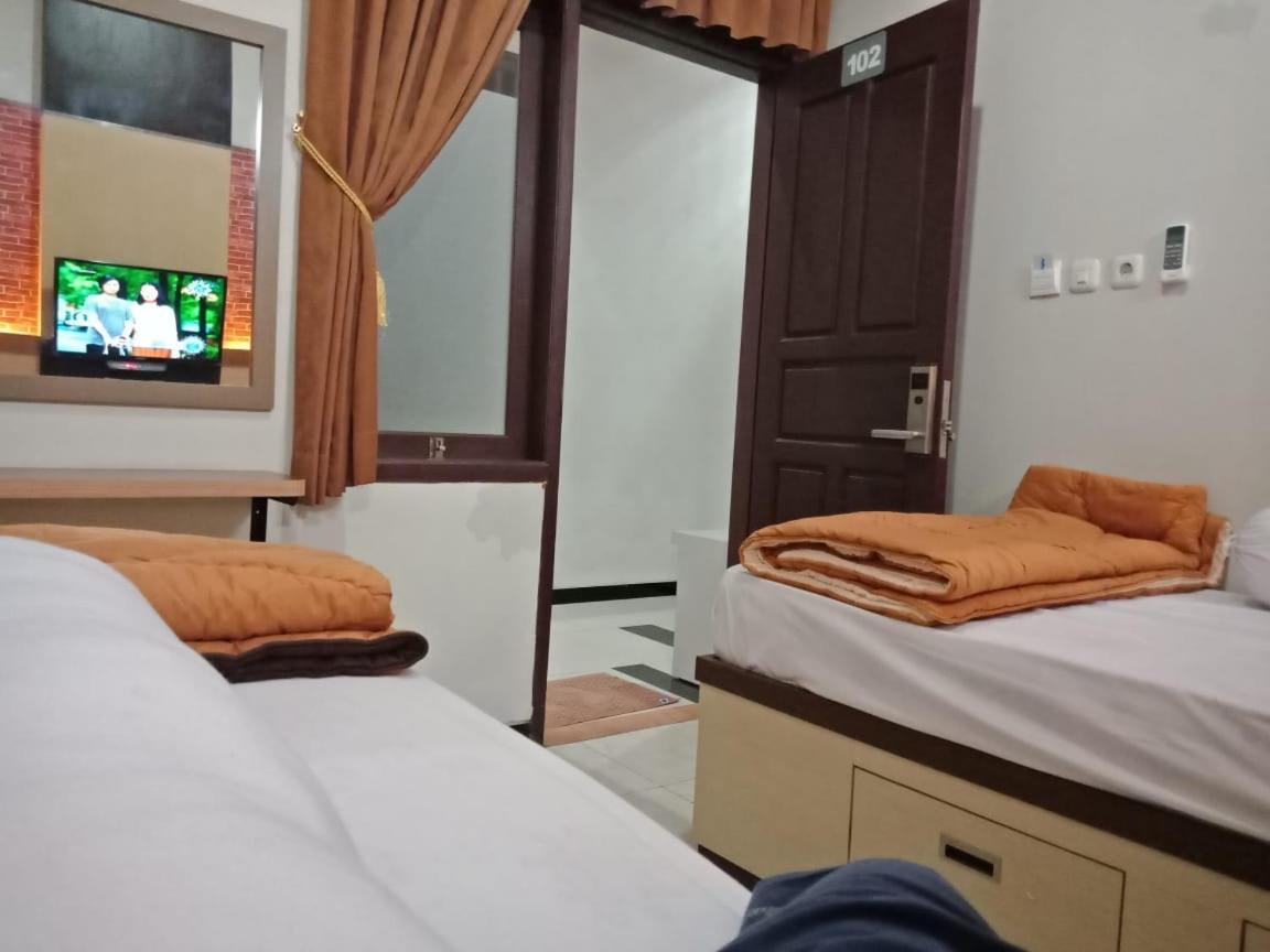 Amaya Guest House Syariah Alastuwo Экстерьер фото
